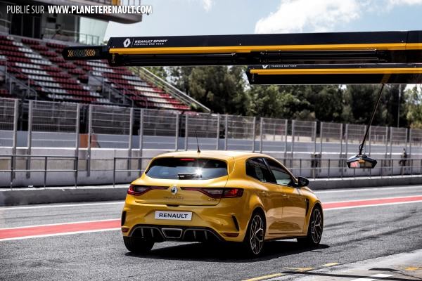 La Mégane 4 Rs Trophy Passe à 300ch Planète Renault