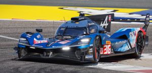 https://www.planeterenault.com/images/300x0/UserFiles/photos/slideshow/Alpine_A424_WEC_8H_Bahrein_1.jpg