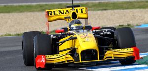 https://www.planeterenault.com/images/300x0/UserFiles/photos/slideshow/RenaultF1_RE30.jpg