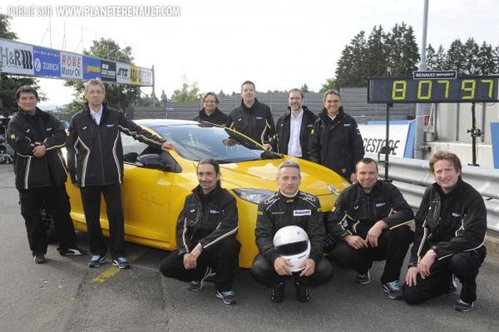 Vidéo : une Mégane III RS déjà sous les 8 minutes sur le Nürburgring !