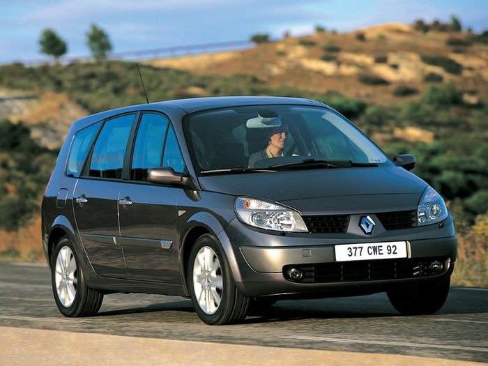 https://www.planeterenault.com/images/700x0/UserFiles/Image/gamme/actuelle/scenic/Scenic2/2002-2003-phase1/RENAULT-Grand-Scenic-539_42.jpg