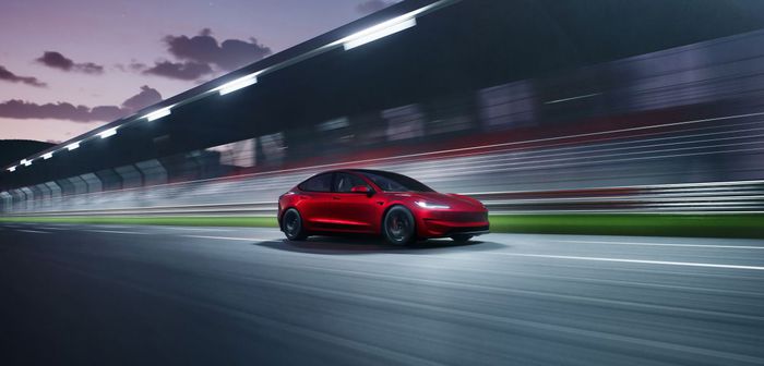 Tesla Model 3 Performance : Une berline électrique sportive imbattable